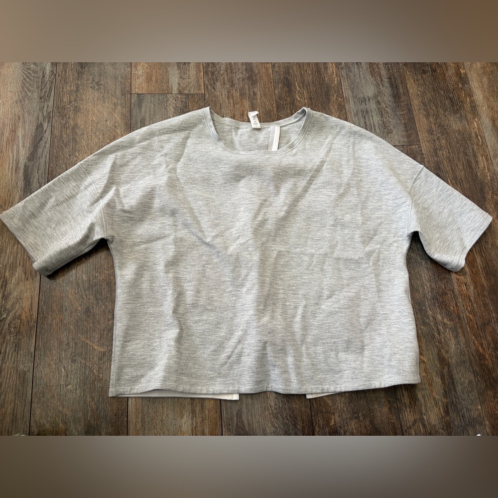 Lululemon Minimal Short Sleeve Top Sz 8